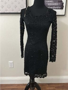 Black Lace Long-Sleeve Sheath Dress - Elegant Evening Wear